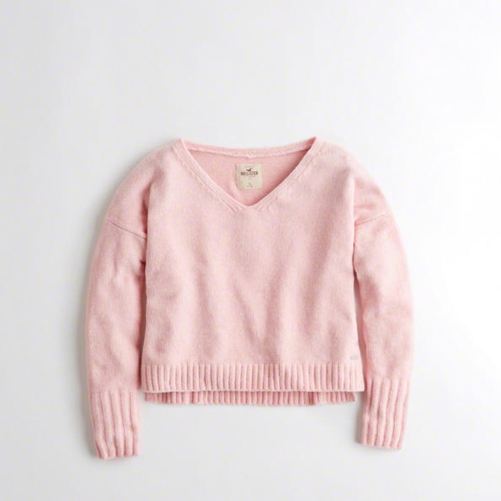 ❌❌SOLD❌❌Cute V neck sweater .